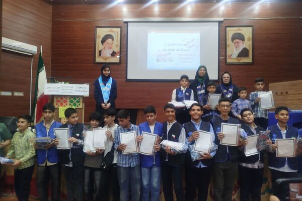 تجلیل از خبرنگاران فعال پانا و برگزیدگان پویش‌های دانش‌آموزی ناحیه ۴ شیراز