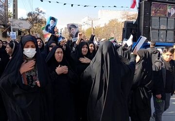 گر پدر رفت تفنگ پدری هست هنوز 