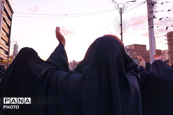 اجتماع مردم رباط‌کریم در سوگواری رهبر معظم انقلاب