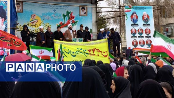 قروه؛ صحنه‌ تجلی وحدت و شور انقلابی  