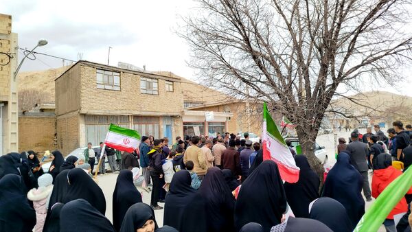 حضور پرشور اهالی روستای سرتشنیز در راهپیمایی ۲۲بهمن
