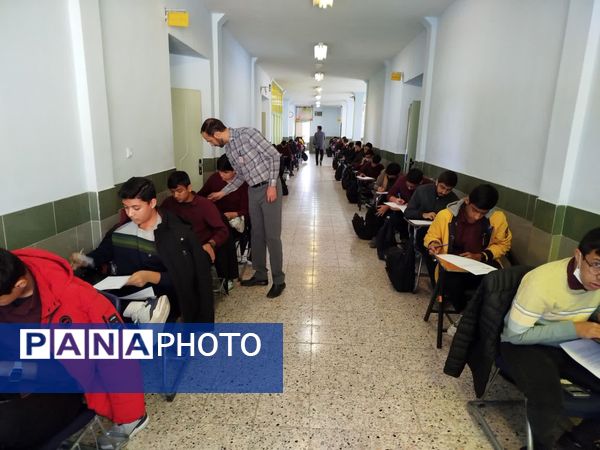 اولین آزمون پایش برای دانش‌آموزان دهم، یازدهم و دوازدهم دبیرستان نمونه آیت‌الله خامنه‌ای