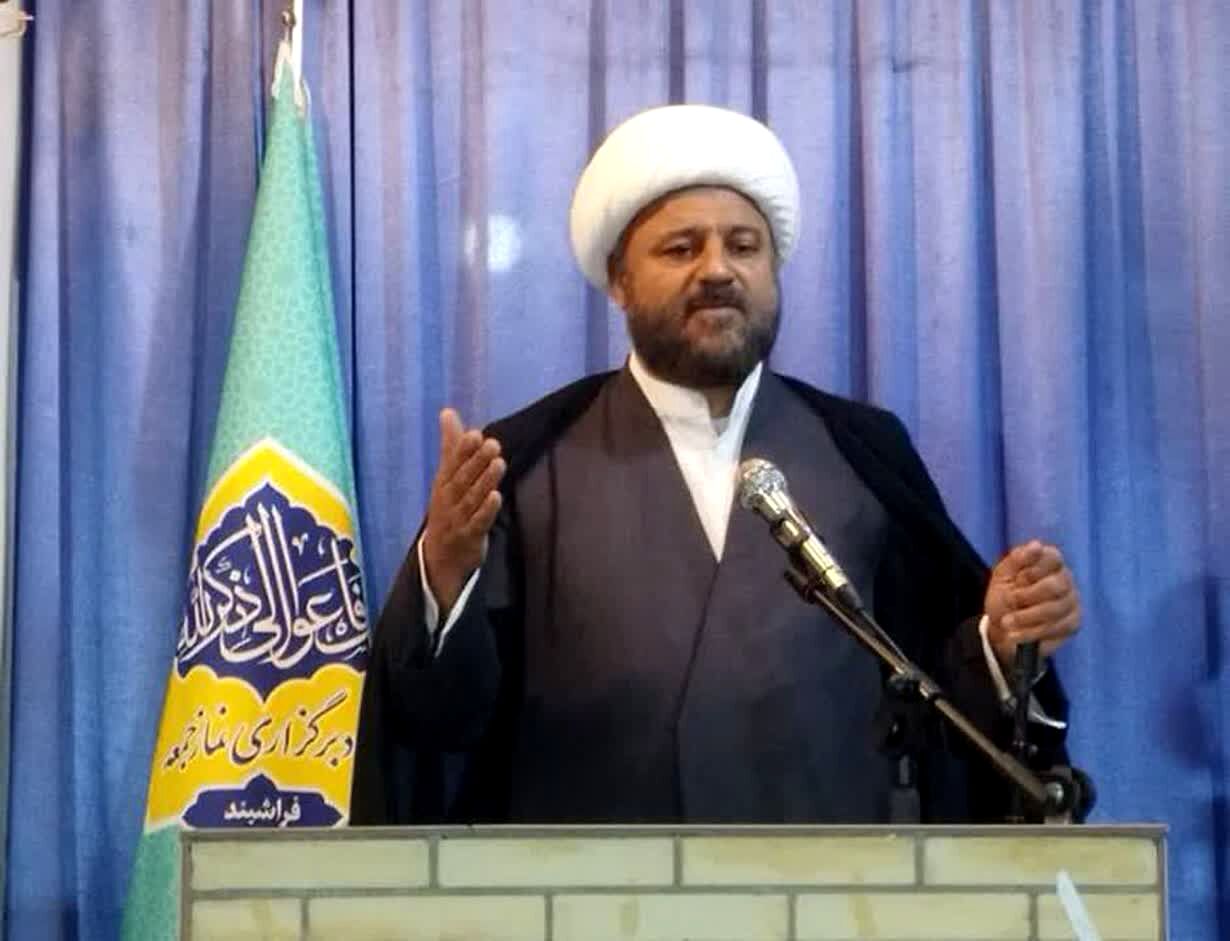 معنویت، بصیرت و انسجام ملی رمز عبور جامعه اسلامی از فتنه‌هاست