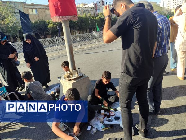  برپایی موکب‌های خدمات‌رسانی در مشهد مقدس برای جاماندگان اربعین حسینی 