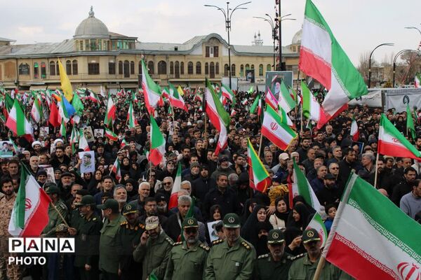 مراسم باشکوه بیعت مردم همدان با رهبر جدید انقلاب اسلامی 