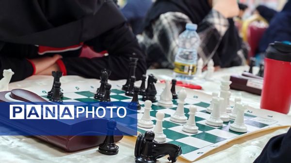 مسابقات ورزشی شطرنج دانش آموزان دوره دوم