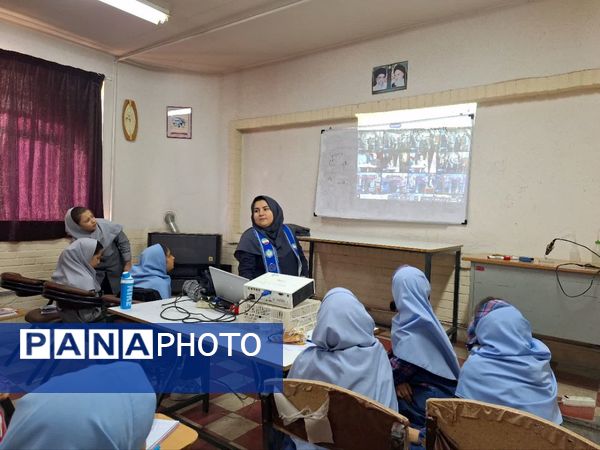  دوره مقدماتی خبرنگاری در پژوهشسرای دانش‌آموزی ناحیه۶ مشهد