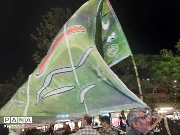 موج حماسه مشهدیان در بلوار احمد آباد 