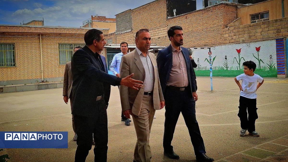 بازدید مدیرکل آموزش و پرورش استان چهارمحال وبختیاری در آموزشگاه استثنائی امید شهرستان بروجن 