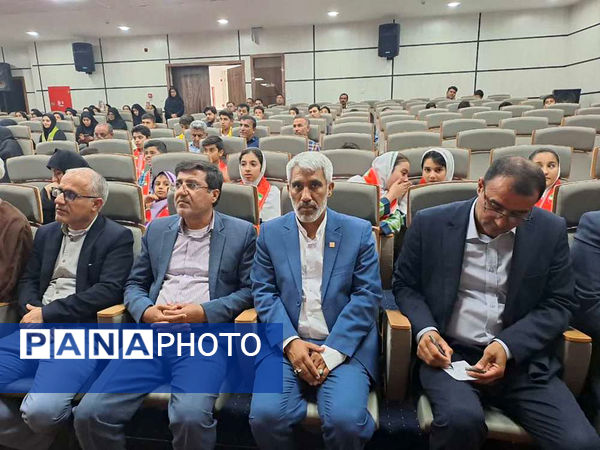  تجلیل از مدیران، مربیان و دانش‌آموزان پیشتاز شهرستان عسلویه