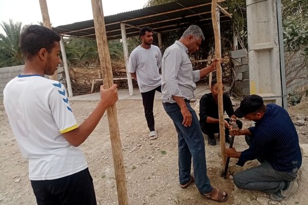 جوانان و مردم، پرچم عزا را در جای جای باغ شهر برافراشتند