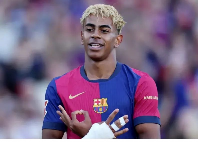 تصویر طلایی یامال در قاب ستاره شیشه‌ای برزیل؛ بلوغ فنی یامال در فوتبال مدرن