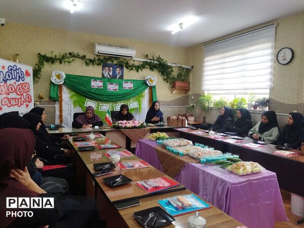  جلسه دبیران با موضوع بازگشایی مدرسه