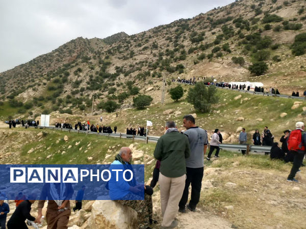 اعزام دانش‌آموزان بسیجی قم به اردوی راهیان نور غرب کشور