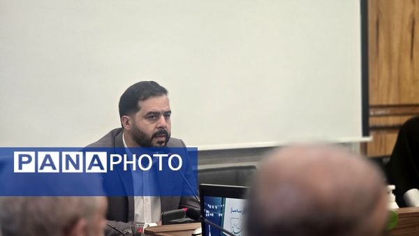 آیین رونمایی از پوستر بیست‌وهفتمین جشنواره خیرین مدرسه‌ساز استان اصفهان