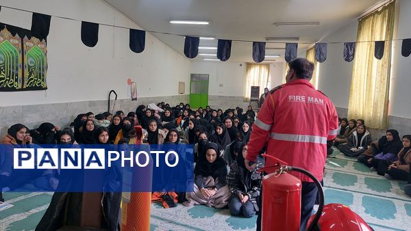 برگزاری اردوی علمی آمادگی دفاعی دبیرستان فاطمه الزهرا آشخانه 
