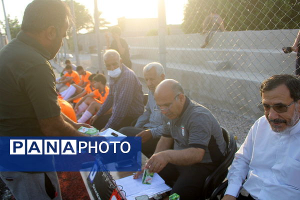 تیم چاهکوتاه قهرمان مسابقات روستایی مینی فوتبال جام پرچم شهرستان بوشهر 