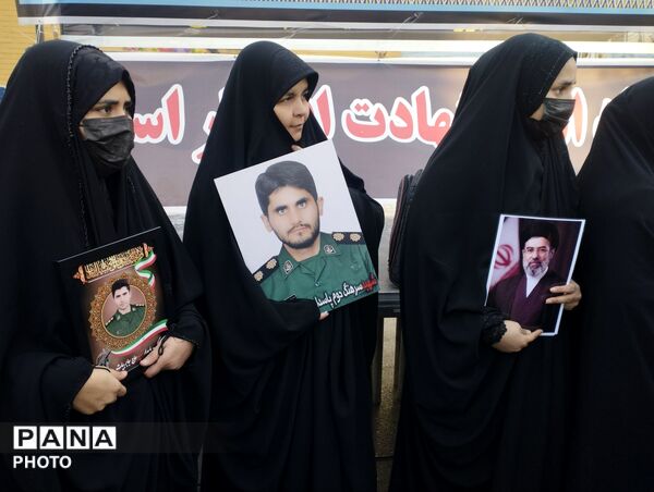بیعت با سومین رهبر انقلاب اسلامی حضرت آیت الله  سید مجتبی حسینی خامنه ای (حفظه الله ) 