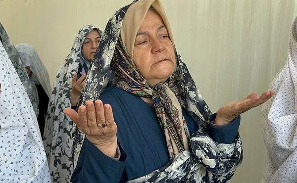 شکوه بندگی در نماز عید فطر گلوگاه