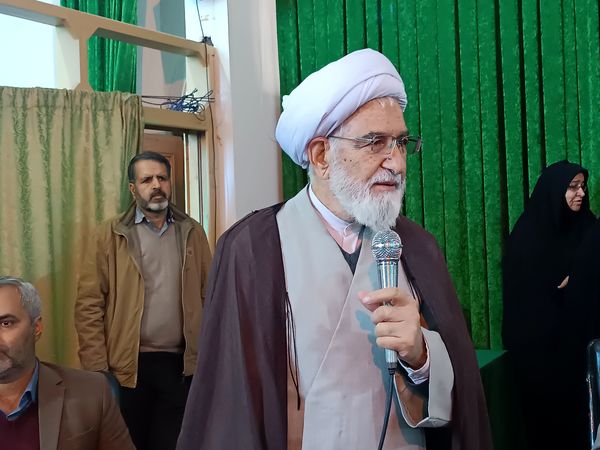 اعتکاف دانش‌آموزی در گناباد