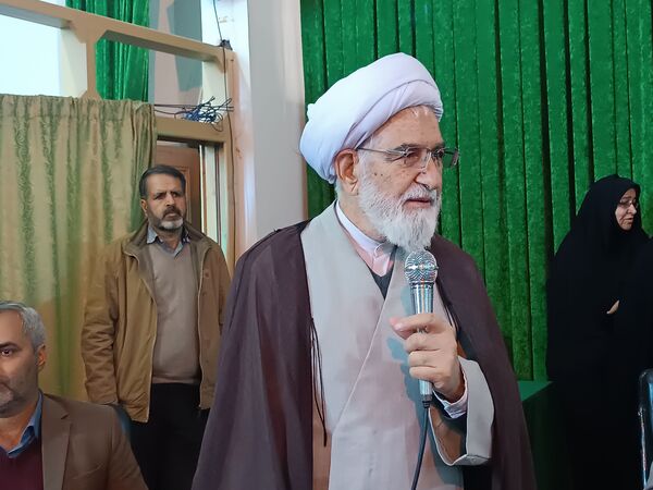 اعتکاف دانش‌آموزی در گناباد