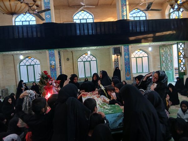 استقبال از شهید گمنام در مسجد امام حسین مجتبی (ع) محله سید میرزا