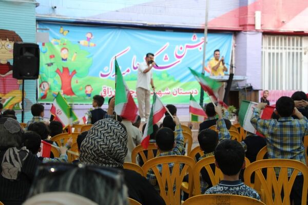 جشن شکوفه‌ها در دبستان منوچهر رزاقی ناحیه۳ مشهد