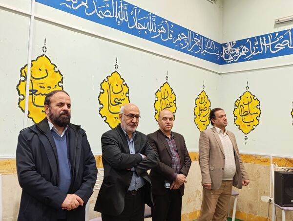 همخوانی سرود «ایرانمون» در دبیرستان حضرت معصومه (س) ناحیه 4 کرج 