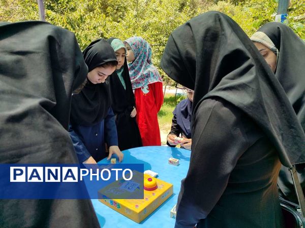 اردوی مادر دختری دانش‌آموزان ناحیه یک مشهد به‌مناسبت روز خانواده