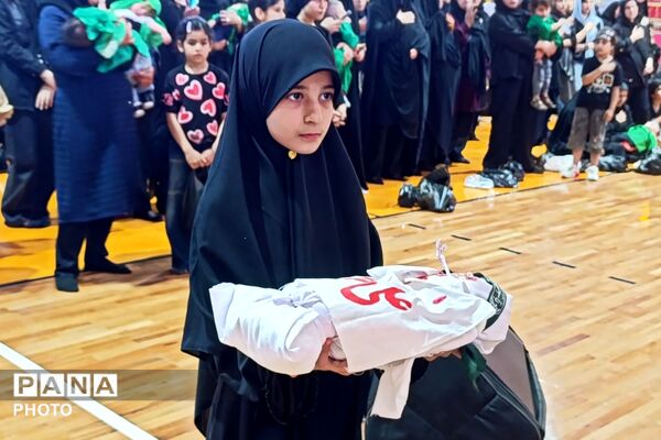نوای «لبیک یا حسین» از گهواره‌ها؛ اجتماع شیرخوارگان حسینی در اسلام‌آباد غرب