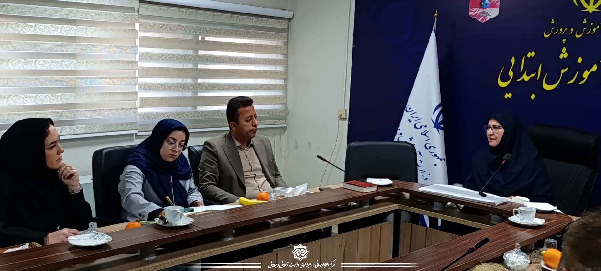 هم‌افزایی آموزش و حمایت اجتماعی برای کاهش فقر یادگیری و پیشگیری از بازماندگی از تحصیل 