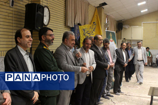 اعزام نخستین گروه از دختران دانش‌آموز ناحیه یک قم به اردوی راهیان نور