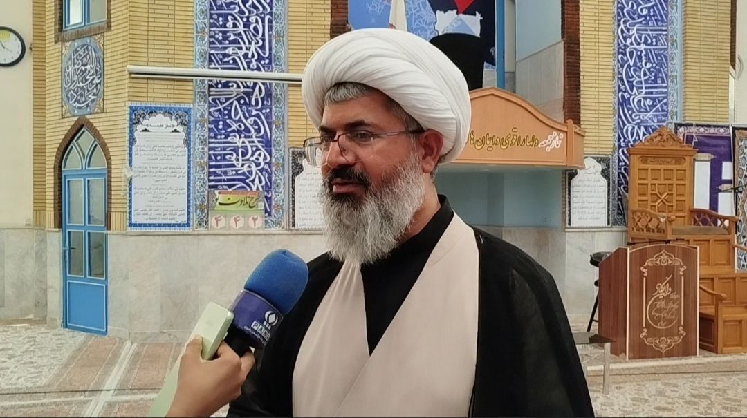 دانش‌آموزان نقش مهمی در برگزاری نماز جمعه دارند