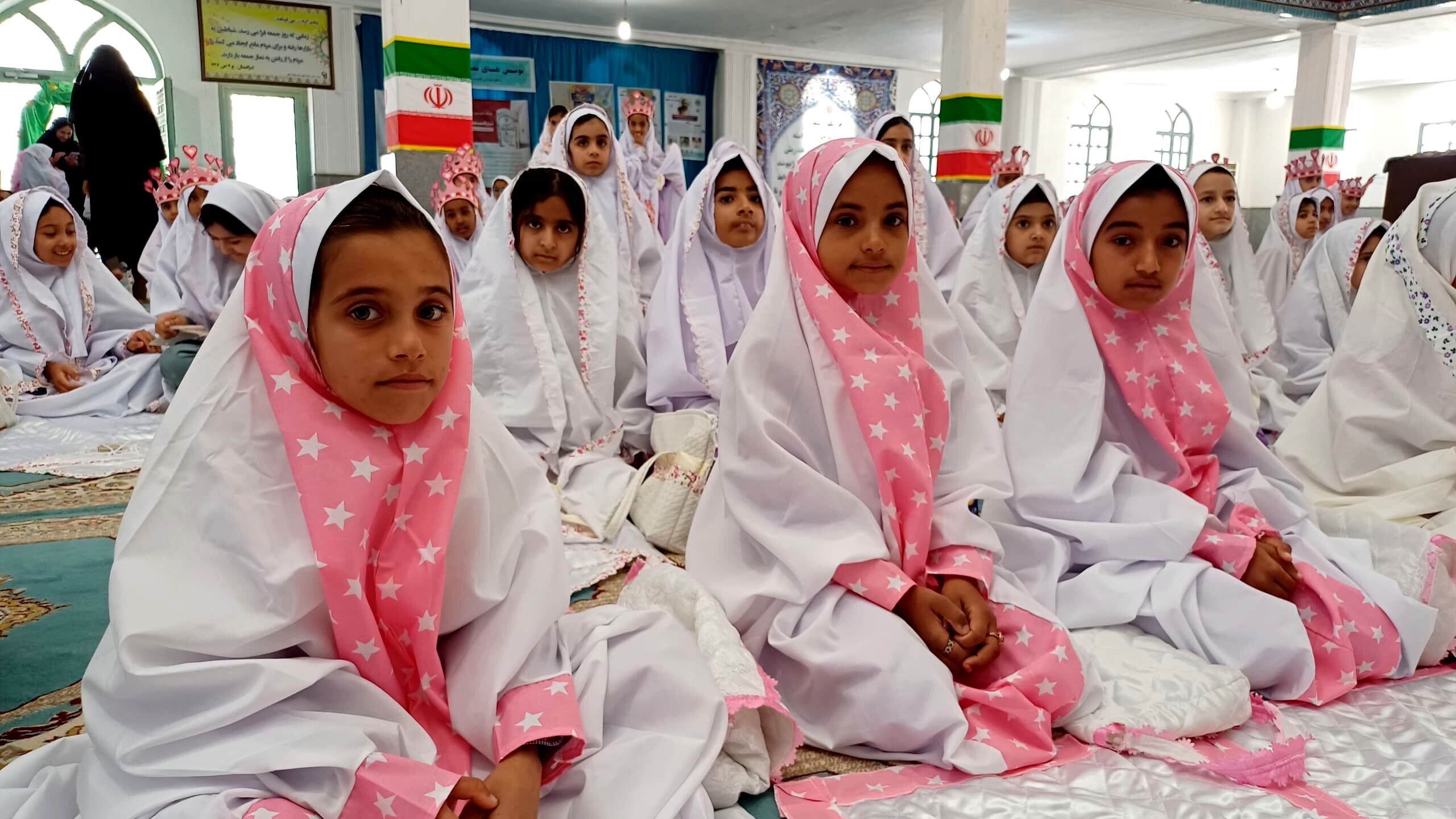 جشن تکلیف ۵۰۰ دانش‌آموز دختر شهرستان قلعه گنج