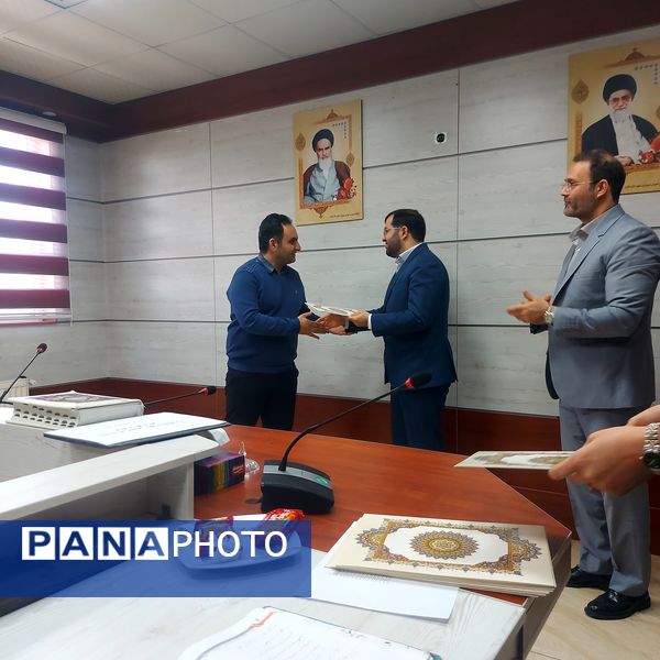  مراسم تقدیر از ناظران و عوامل اجرایی دهمین دوره جشنواره نوجوان خوارزمی شهرستان ملارد 