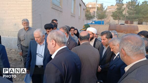 بازدید وزیر آموزش و پرورش از پروژه مدرسه ۶ کلاسه قهستان درمیان