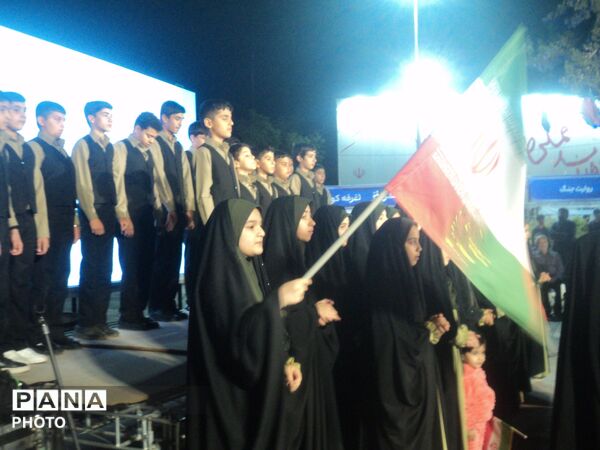 استمرار مردم کرمان در میدان 