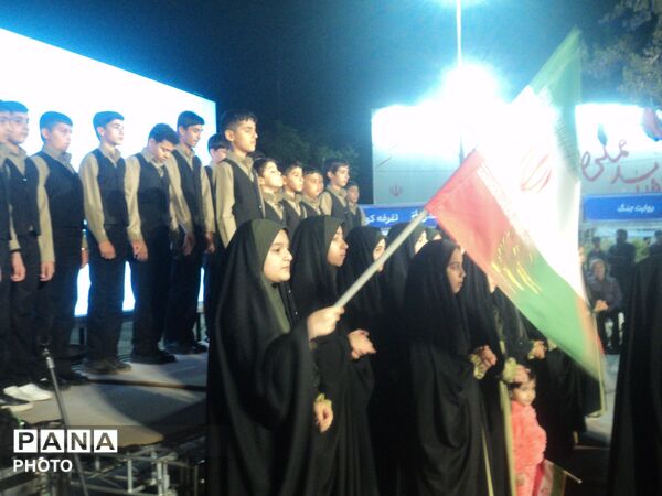 استمرار مردم کرمان در میدان 