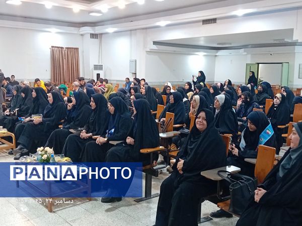 وقتی نوجوانان قلم به دست گرفتند شب شعر رنگی تازه یافت