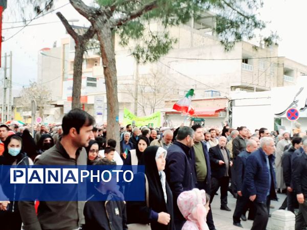 نی‌ریز، میزبان حماسه حضور