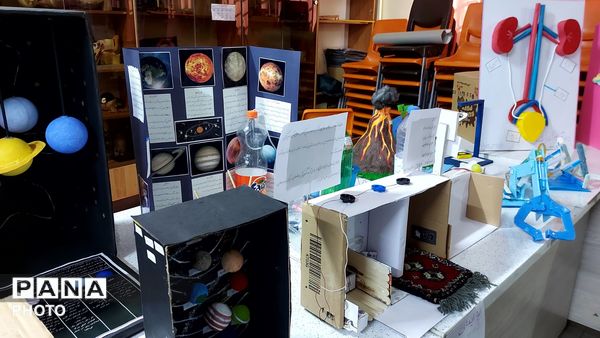 نمایشگاه جابربن‌ حیان در دبستان دخترانه فرهنگیان ۲ 