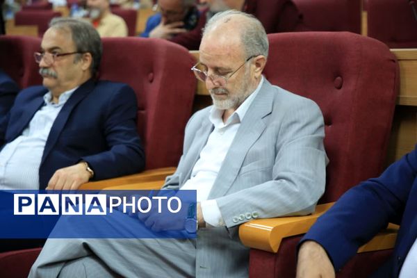 نشست صمیمی مدیران رسانه با استاندار قم