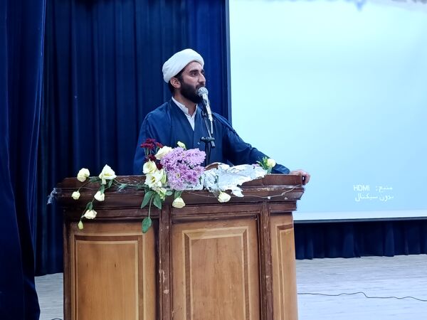 جشن میلاد حضرت زینب(س) و روز پرستار در سالن ارشاد حاجی‌آباد