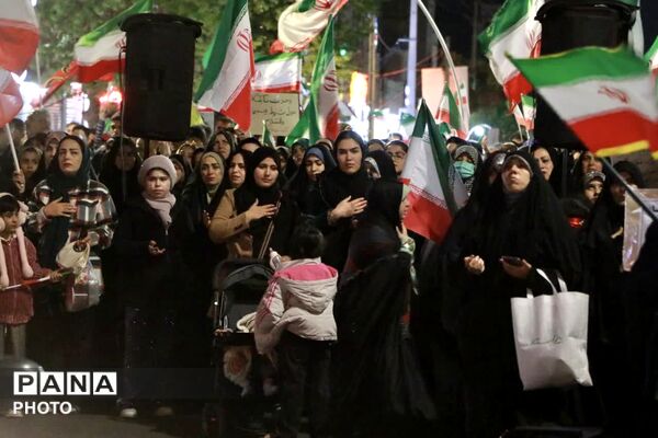 حضور دهه نودی و هشتادی‌ها در راهپیمایی ماهدشت