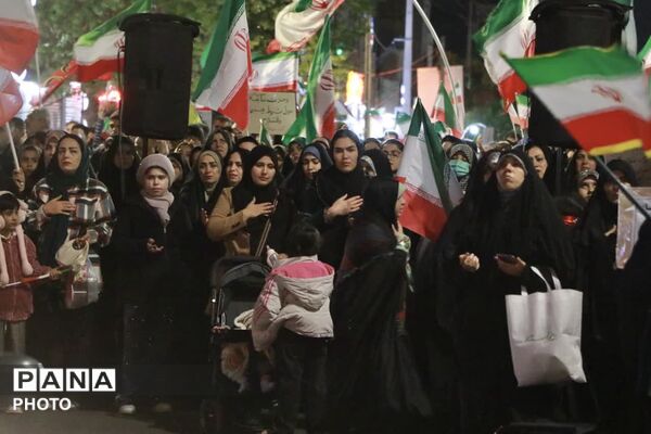 حضور دهه نودی و هشتادی‌ها در راهپیمایی ماهدشت