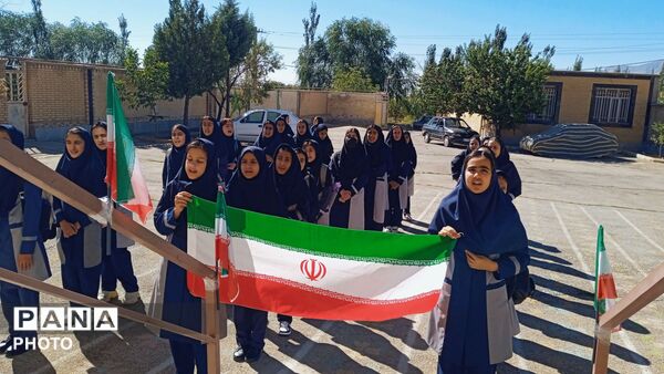 جشن جوانه‌ هادر دبیرستان سمیه اشترینان