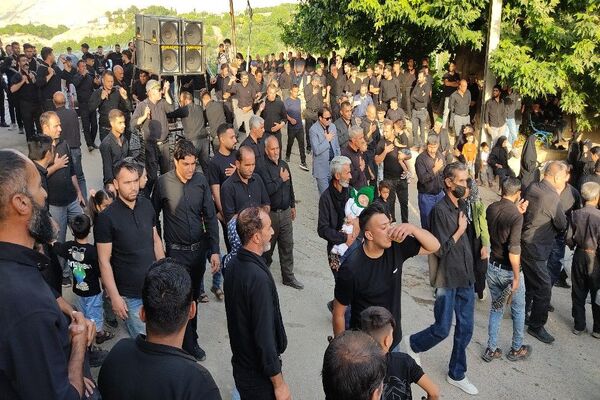 مراسم عزاداری و زنجیرزنی هیئات مذهبی شهر بار در روز تاسوعا حسینی 
