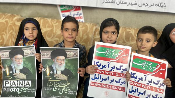 نماز جماعتی که در غم فراق پدر امت خوانده شد