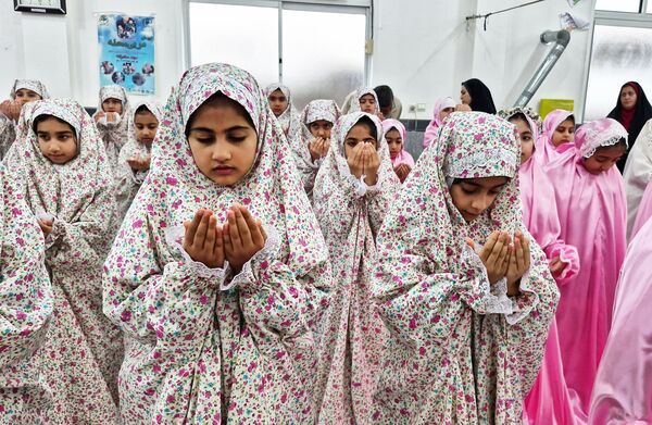 جشن تکلیف دختران در گلوگاه 