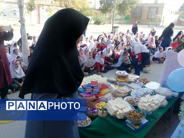 جشن ولادت حضرت زینب(س) و بزرگداشت روز پرستار در دبستان تکتم